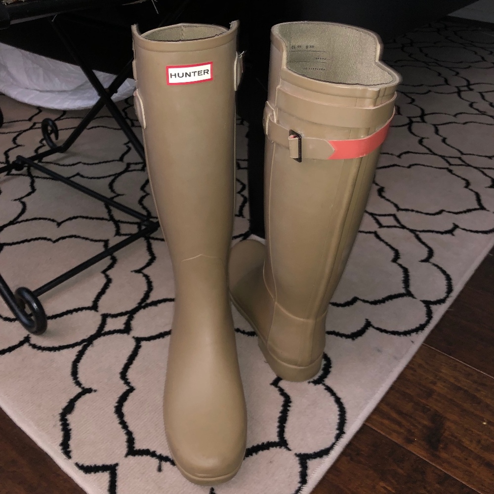 Tan Hunter Rain Boots Tall Size 10